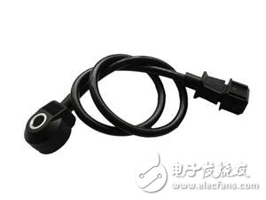 汽车发动机上的爆震传感器是干什么用的？