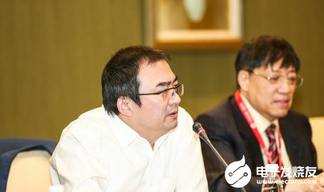 随着摩尔定律走到极限 集成电路在横向上的可扩展性越发重要