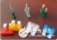 汽车保险丝座的作用以及构造