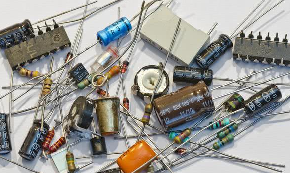 铝质电解电容、固态电容又涨价8% 元器件景气度向好