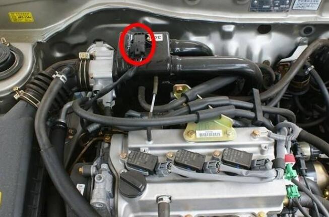 节气门位置传感器工作原理_节气门位置传感器的作用